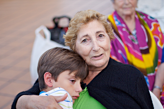 alvaro -su dolor de muelas- y la abuela mercedes alvaro -su dolor de muelas- y la abuela mercedes