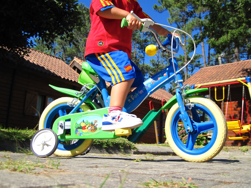 camping, futbol y bici camping, futbol y bici