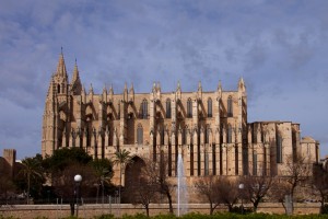 catedral de palma de mallorca (a vista de taxi) catedral de palma de mallorca (a vista de taxi)