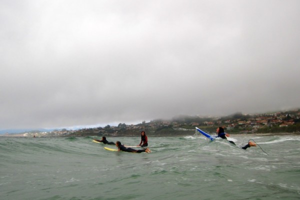 chicas surfeando en playa de patos (verano 2013) 1