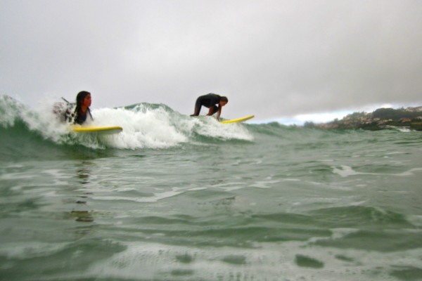 chicas surfeando en playa de patos (verano 2013) 4