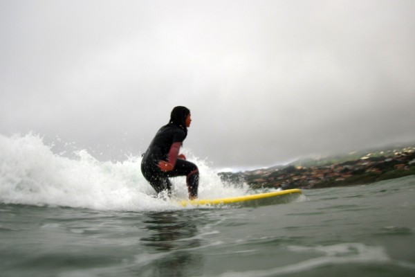 chicas surfeando en playa de patos (verano 2013) 5