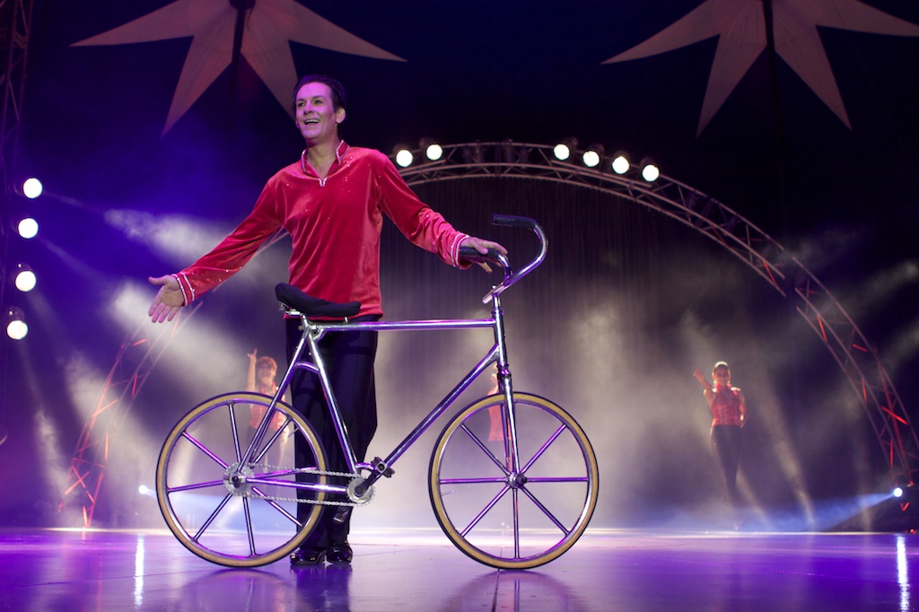 Marco en el Circo Richards Bros