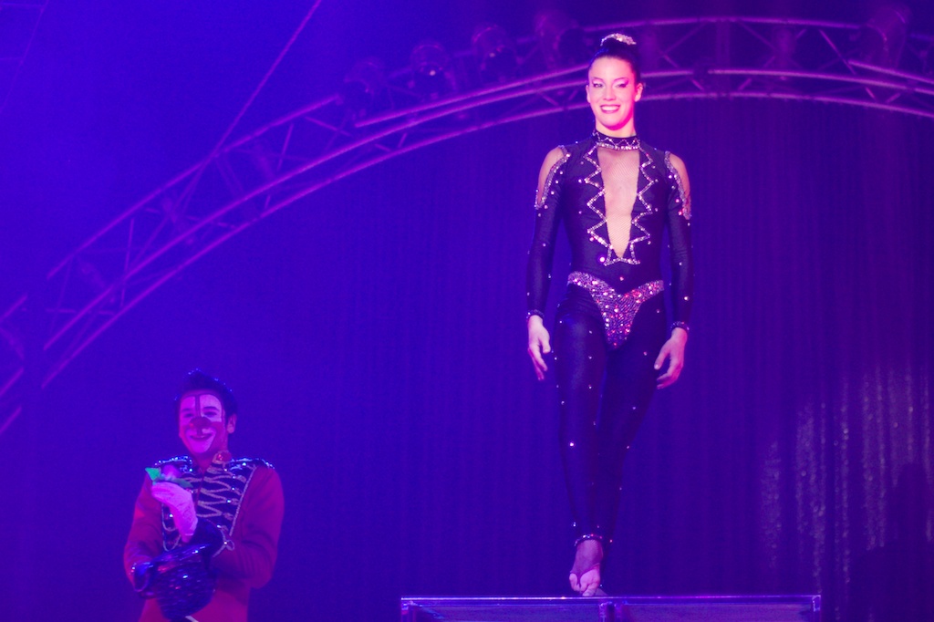 Circo Richards Bros IX · Contorsionista · Patricia