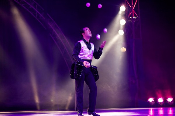 circo Richards Bros (Ponteareas 2012) malabarista Sandro 3