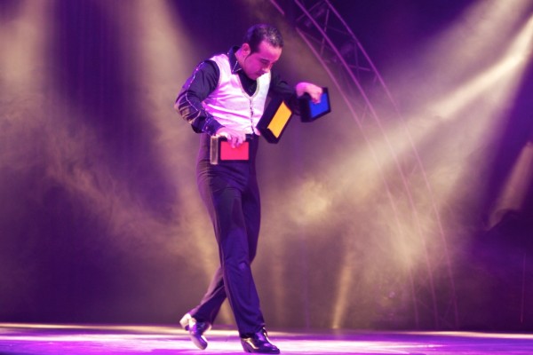 Circo Richards Bros (Ponteareas 2012) malabarista Sandro 5