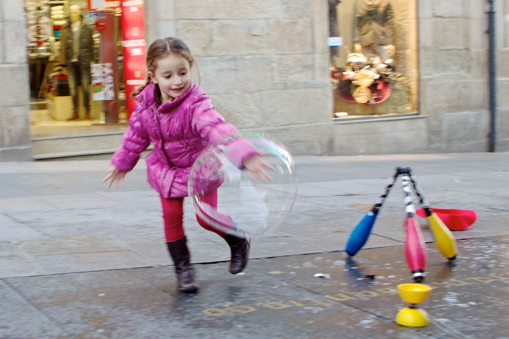Claudia y las pompas de jabón