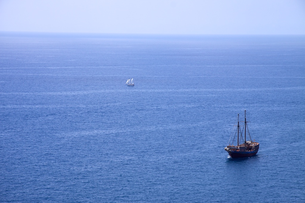 Con diez cañones por banda