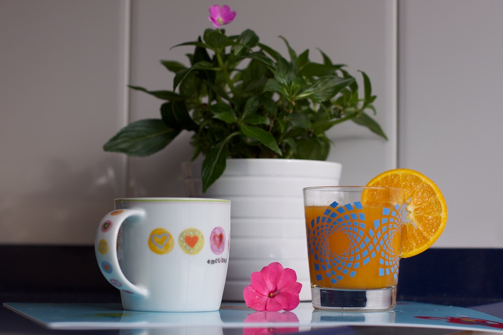 Desayuno con zumo de naranja