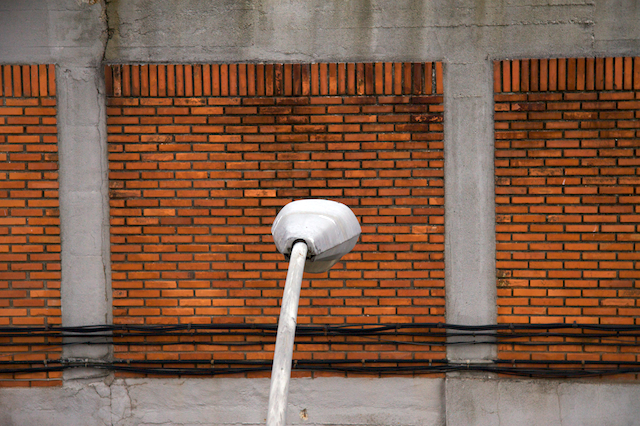 Farola en el ladrillo