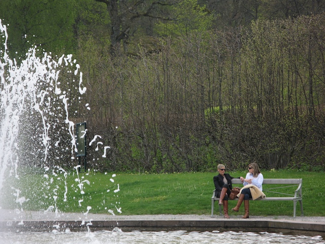 Las chicas en los Reales Jardines Las chicas en los Reales Jardines