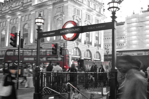 london in red · street