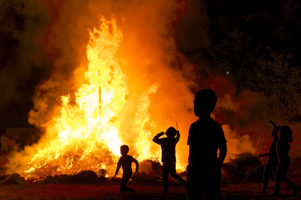 nicolas en la hoguera de san juan 2015 (original)