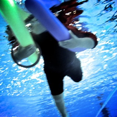 nicolas en la piscina