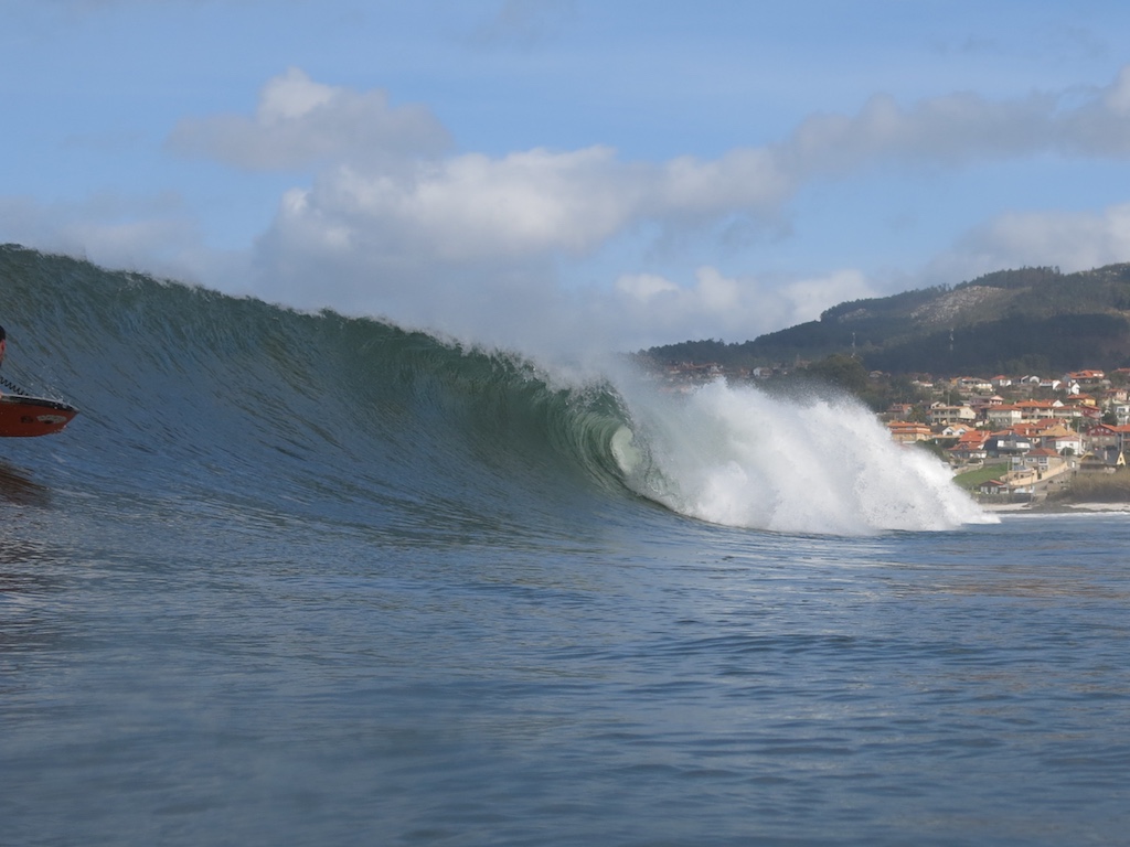Ola de derechas en la playa de Patos (original)