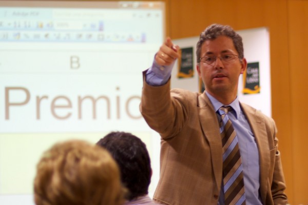 Redes Sociales en la Empresa (Alvaro Gómez Vieites, Carlos Otero Barros) Rama 2011