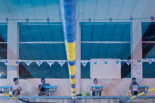 Reflejos de nadadores en la piscina- Club Natacion Ponteareas 03