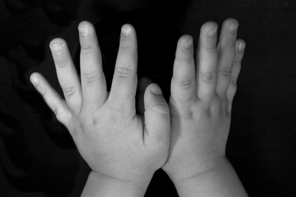 Retratos de manos III · Nicolás