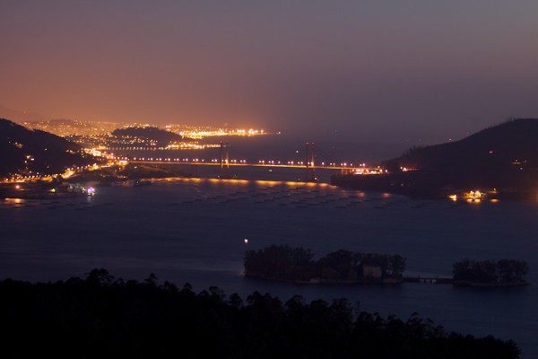 ria de vigo puente de rande de noche