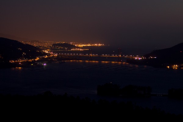 ria de vigo puente de rande de noche