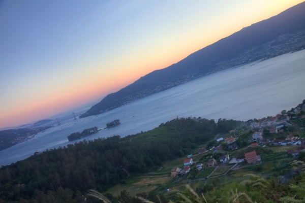 ria de vigo puente de rande de noche