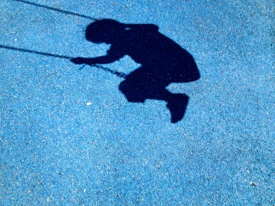 sombra de un columpio