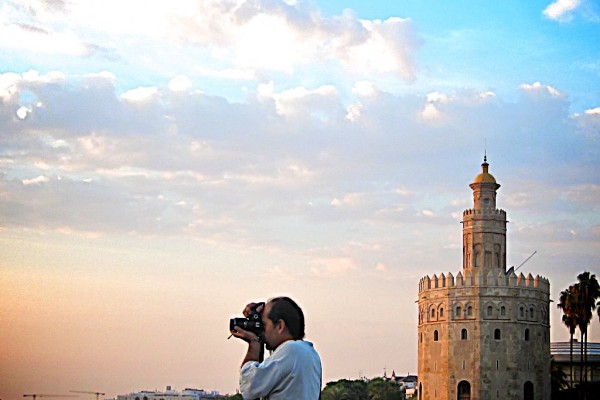 torre del oro desde puente de san telmo, sevilla
