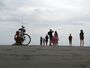 turistas en el muelle turistas en el muelle