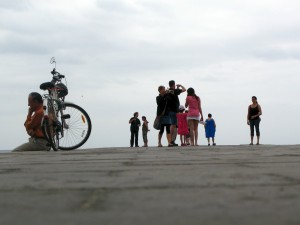 turistas en el muelle turistas en el muelle