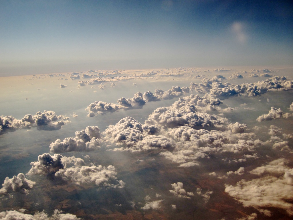 Un camino entre las nubes