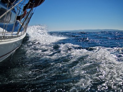 velero Utopía navegado (toma apaisada)